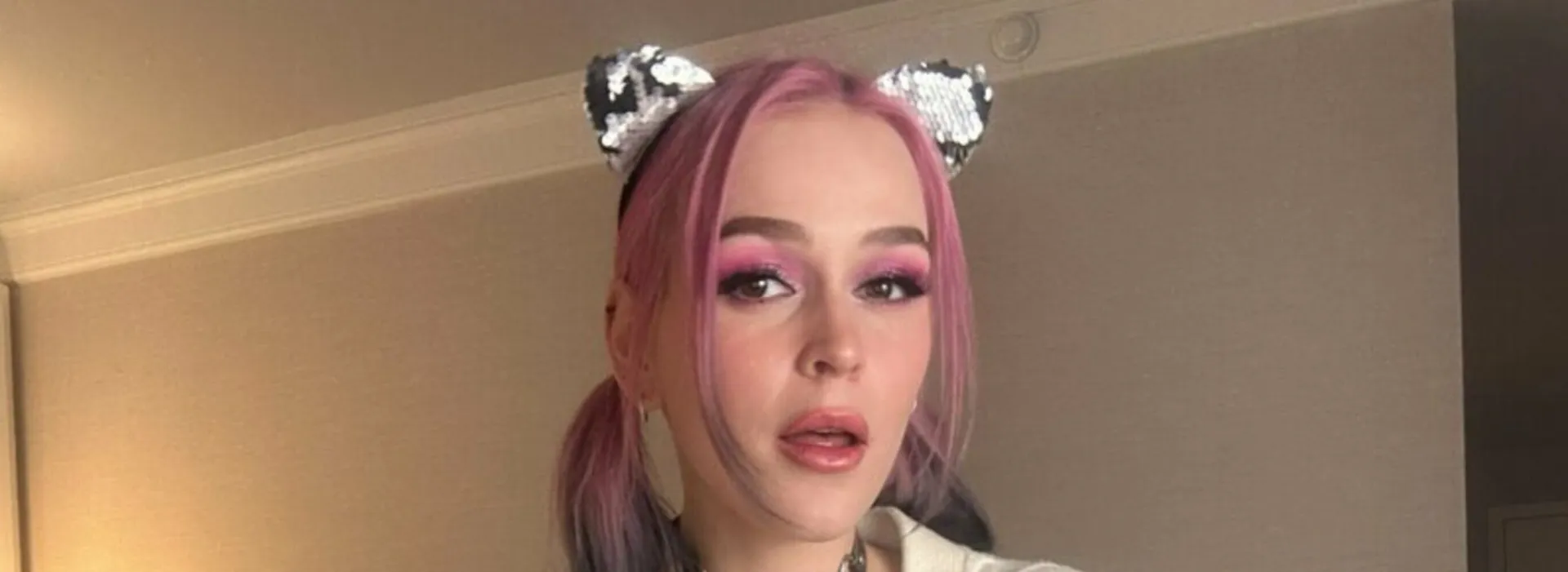 Sophie Violet OnlyFans header