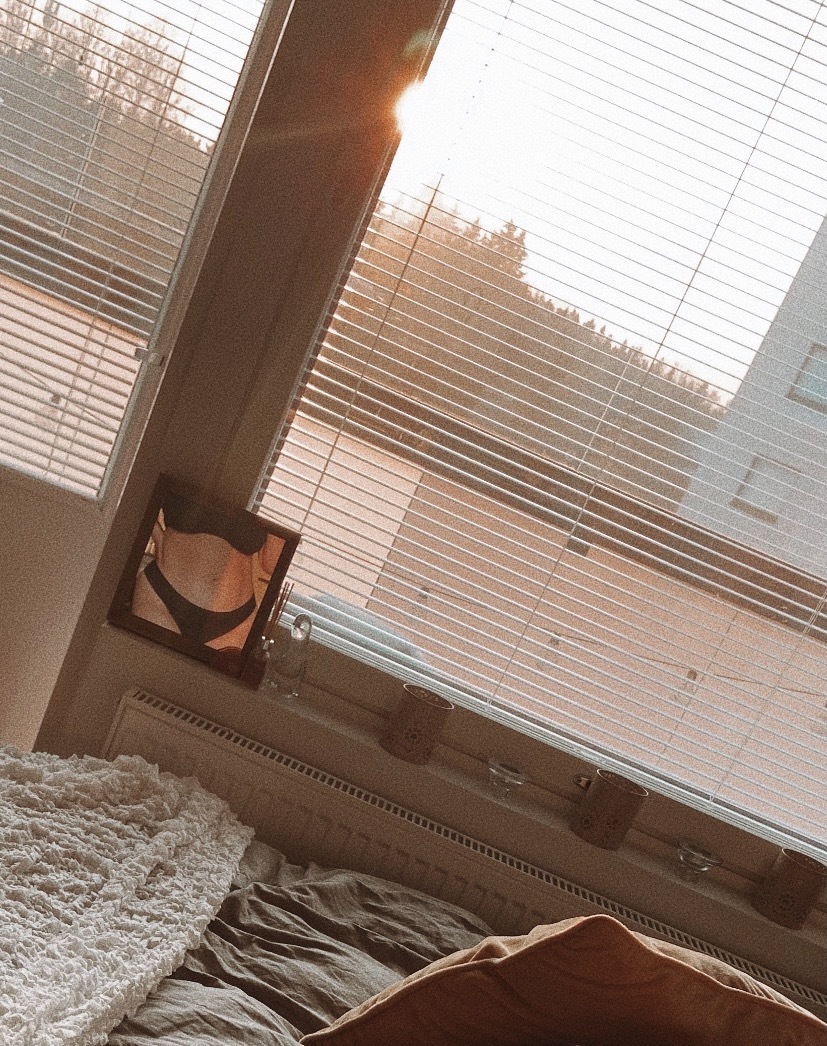 Oona Nieminen OnlyFans header