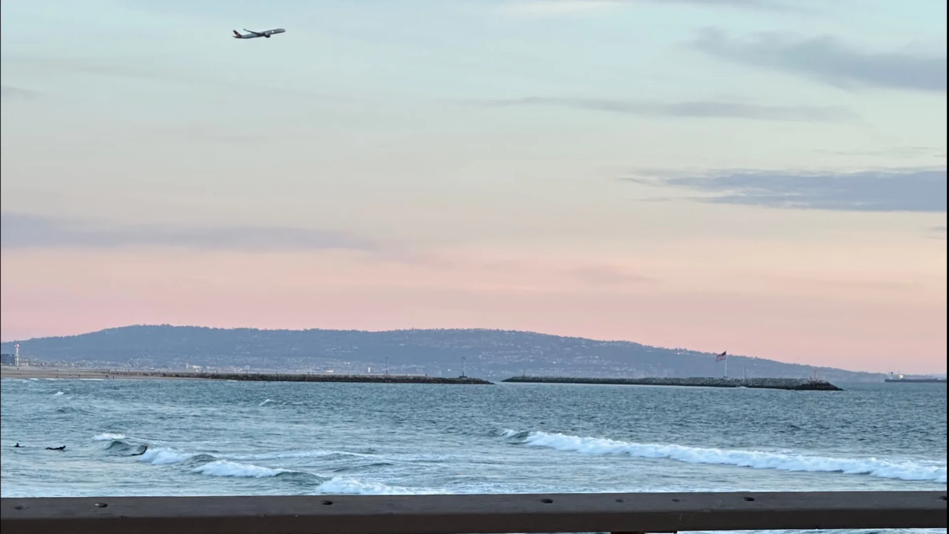 emi🤍 OnlyFans header