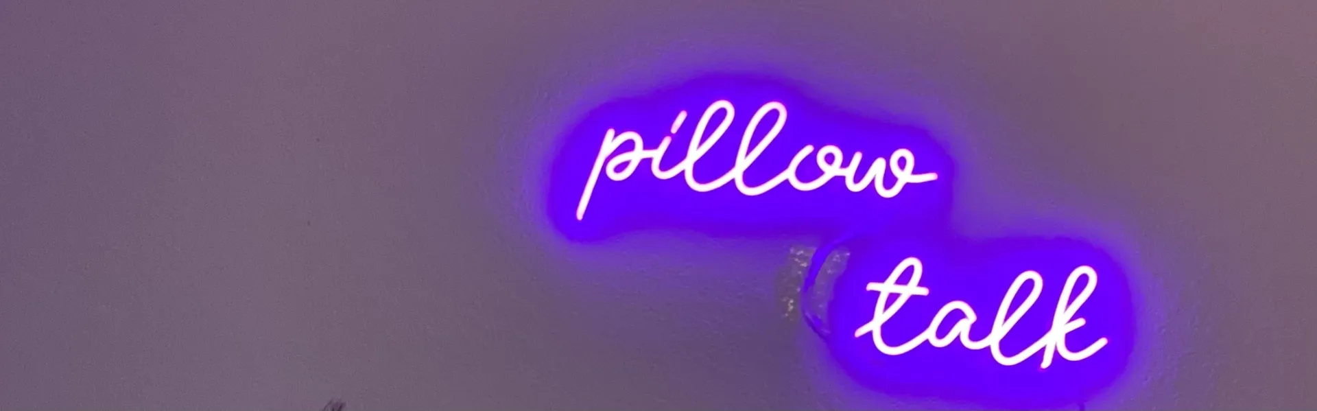 👨🏽‍🤝‍👨🏻 OnlyFans header