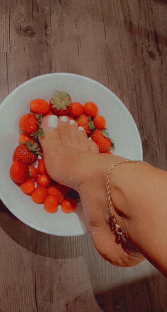 Paula B OnlyFans header