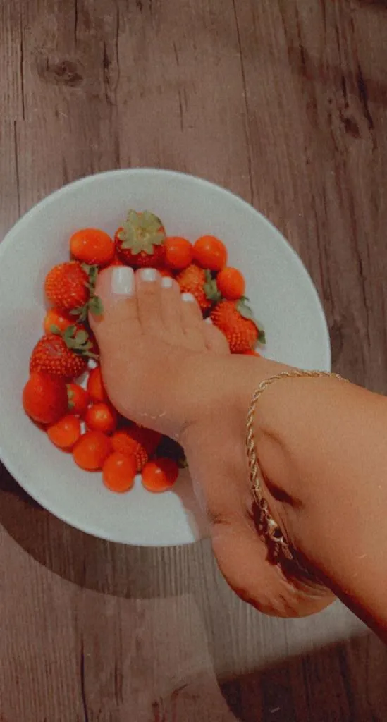 Paula B OnlyFans header