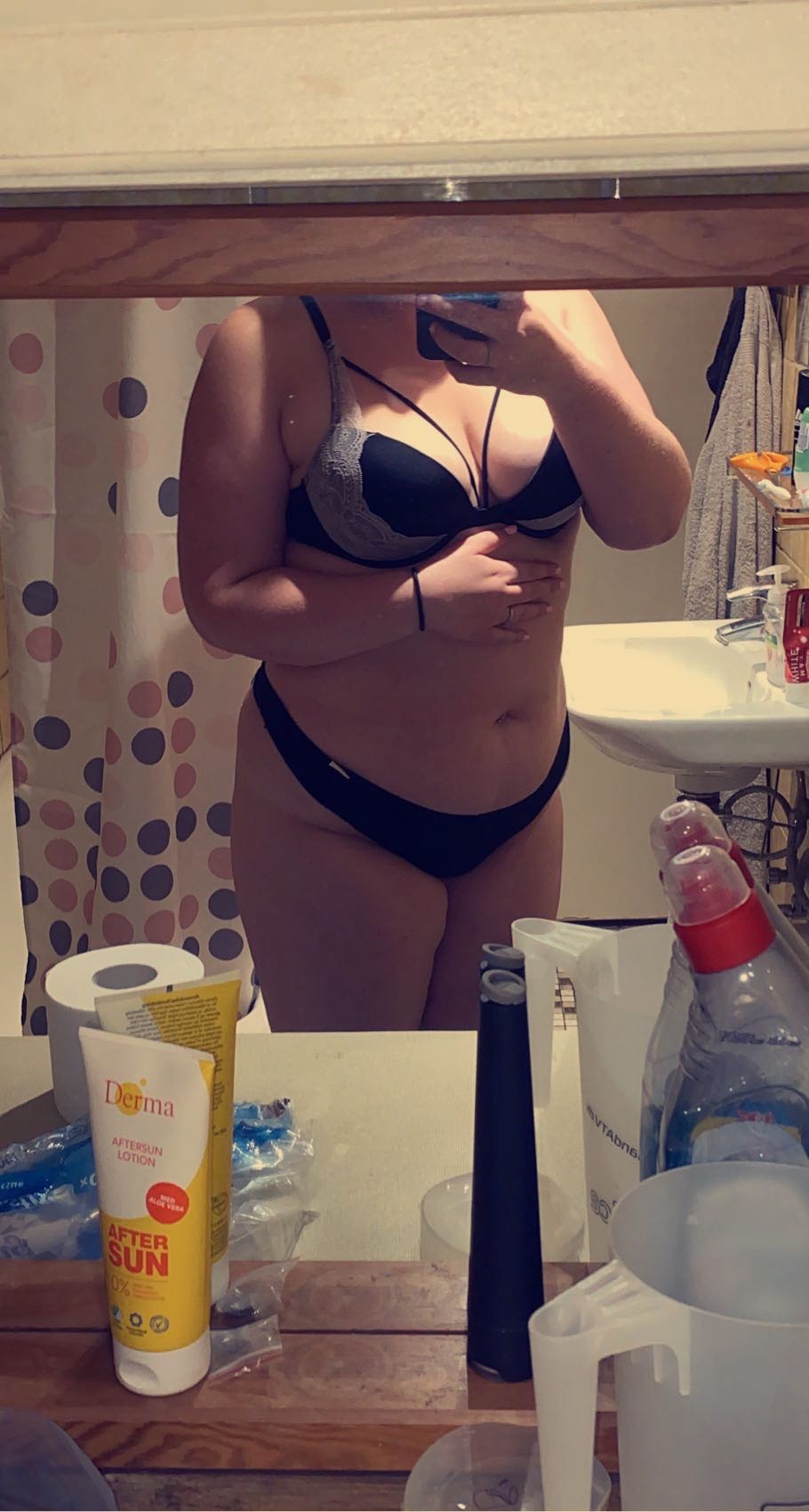 Sarah OnlyFans header