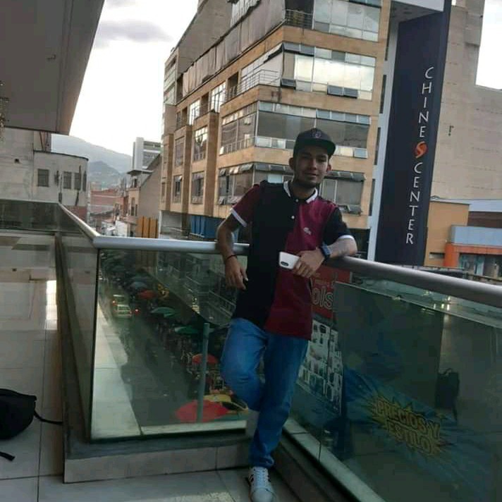 Oween EE OnlyFans header