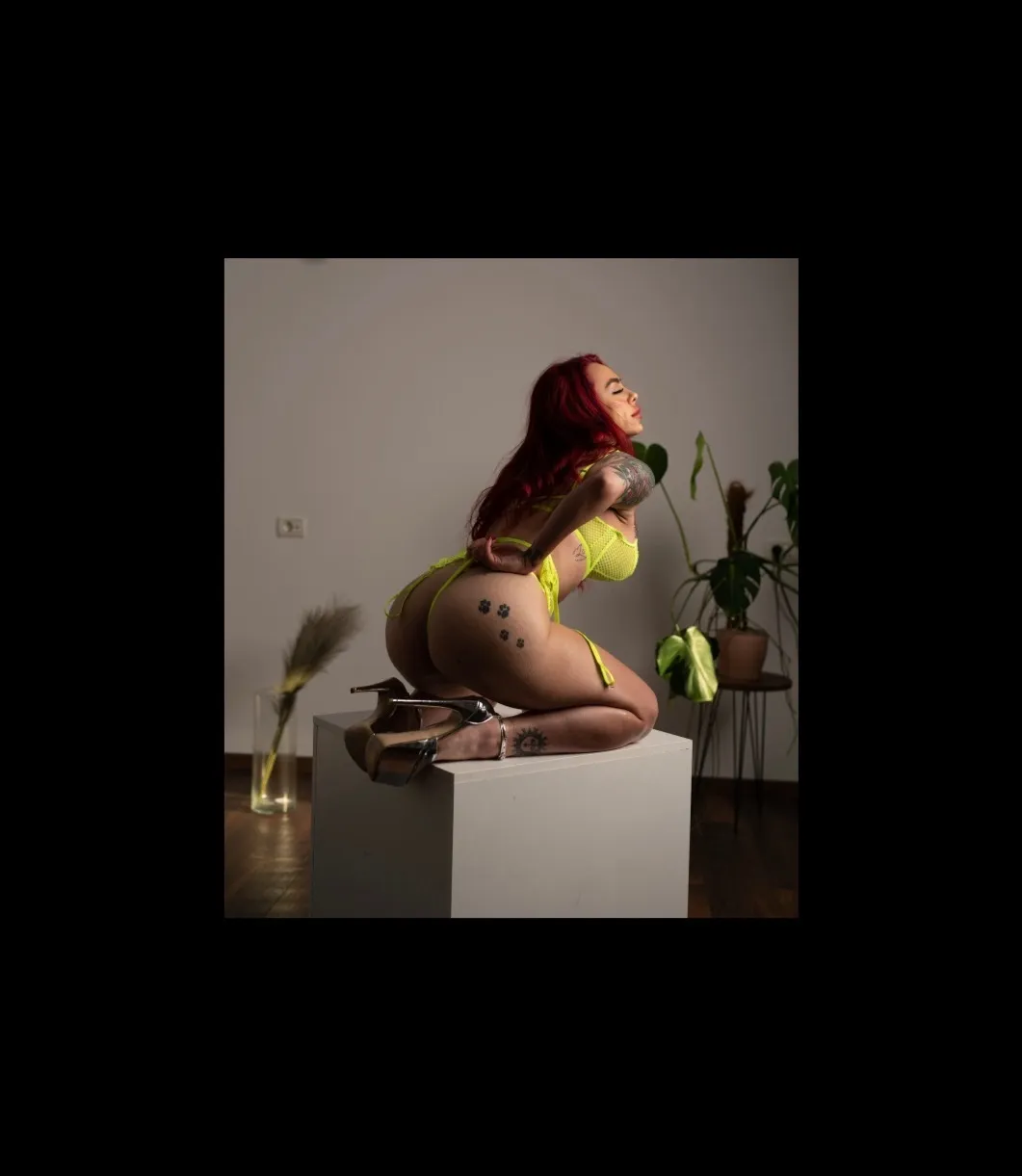 Ozana 💜 OnlyFans header