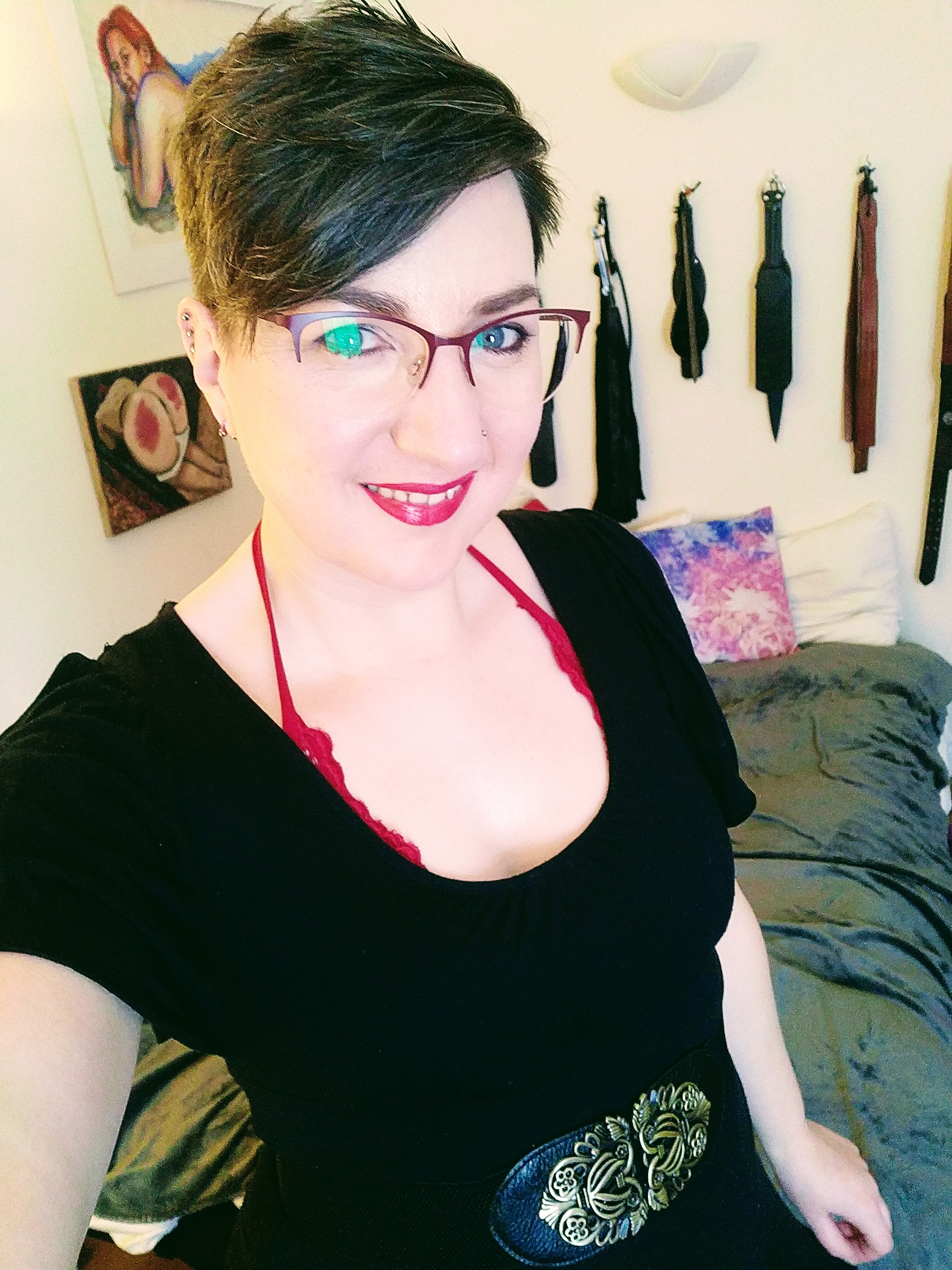 Curvy spanking lover Pandora Blake 🍑 OnlyFans