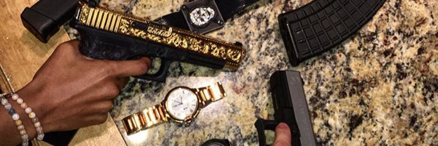 Queen Ari OnlyFans header