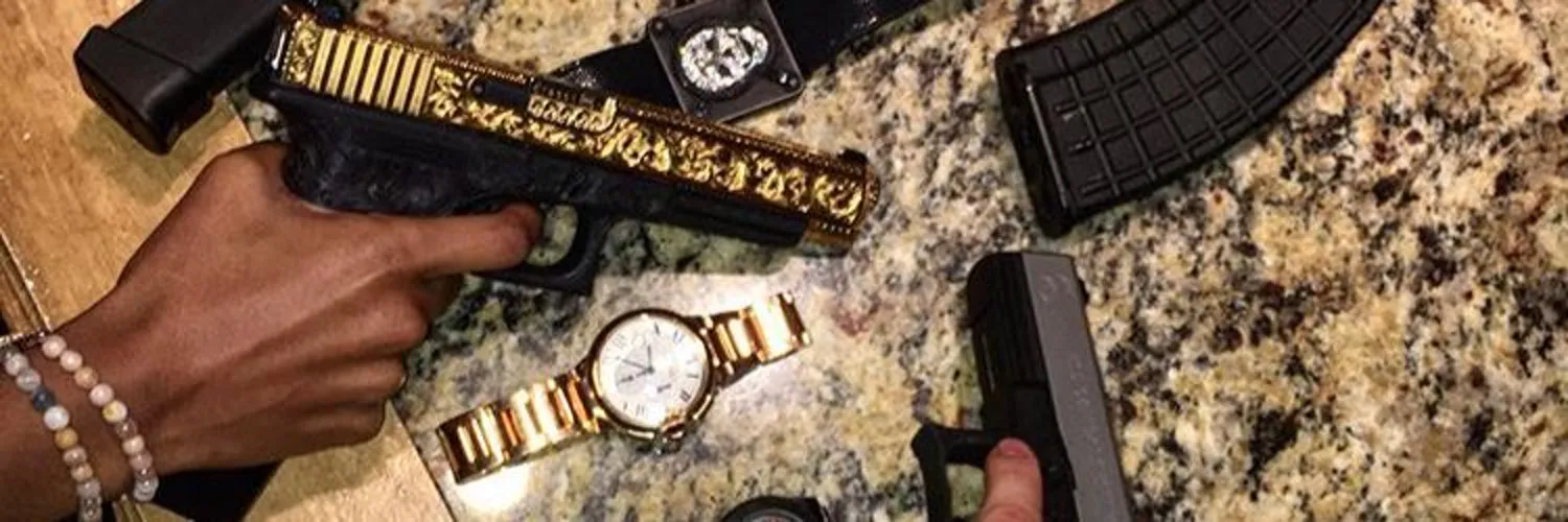 Queen Ari OnlyFans header