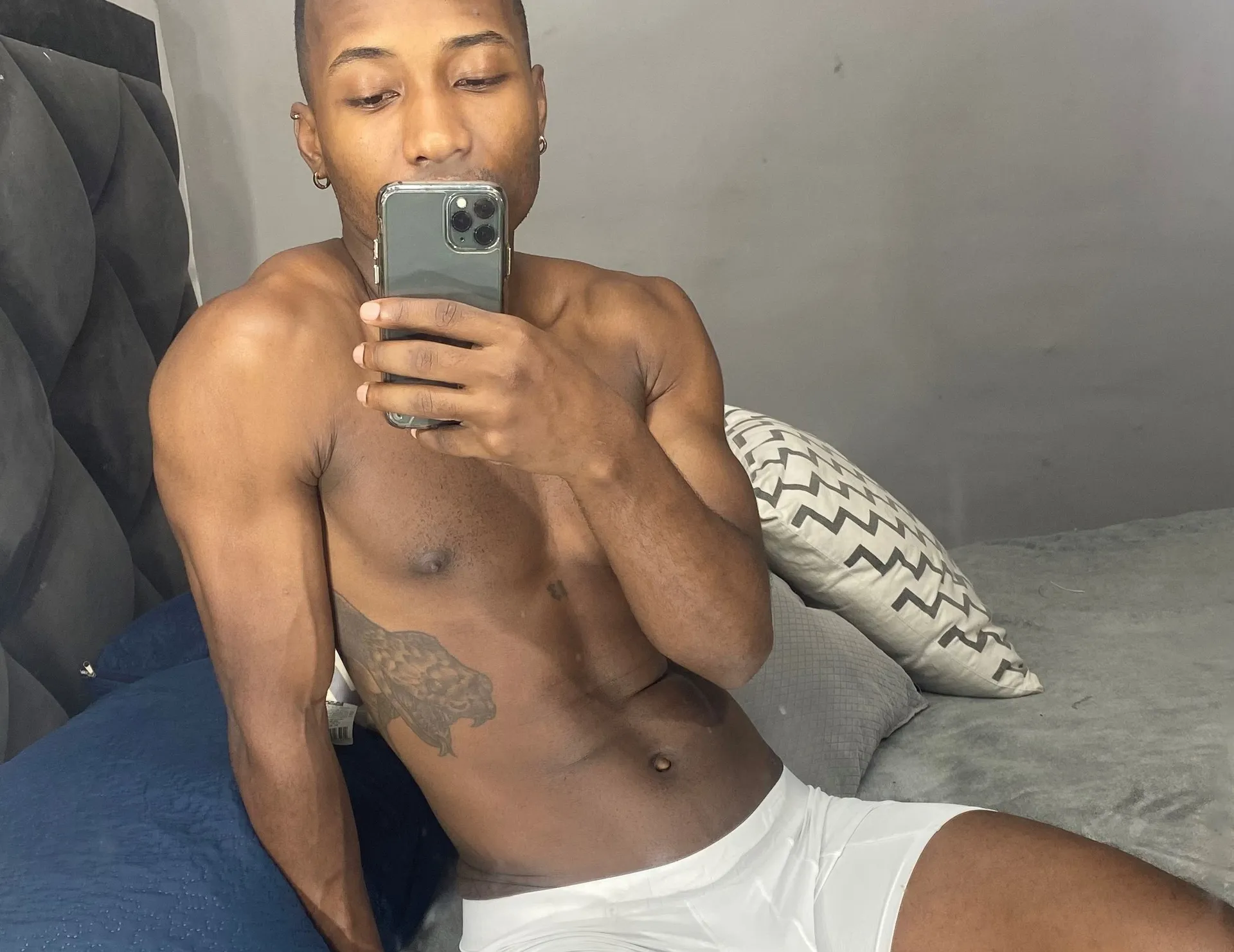 queenaliice OnlyFans header