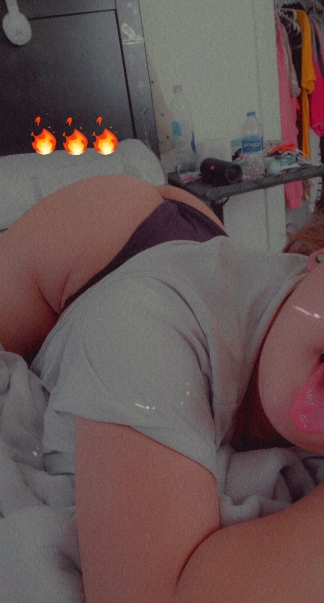 🦋𝑸𝒖𝒆𝒆𝒏𝑴𝒆𝒛𝒛𝒍𝒆𝑭𝒓𝒆𝒆🦋 OnlyFans