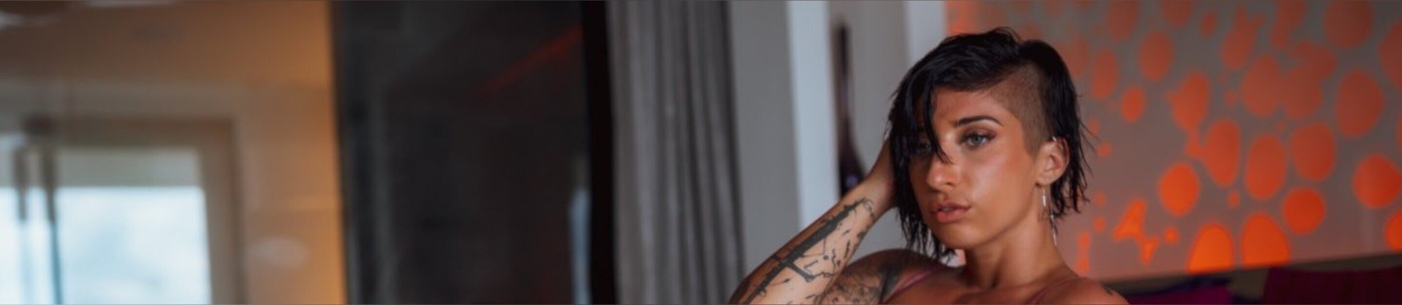 QueenTesla OnlyFans header