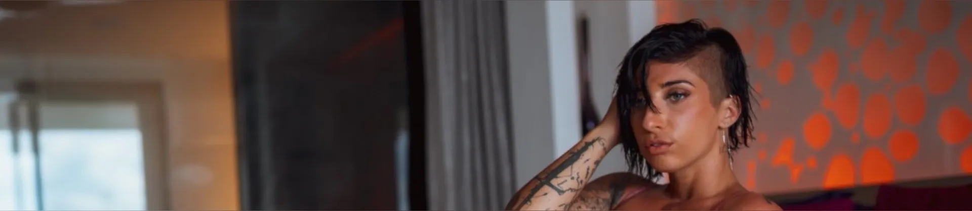 QueenTesla OnlyFans header