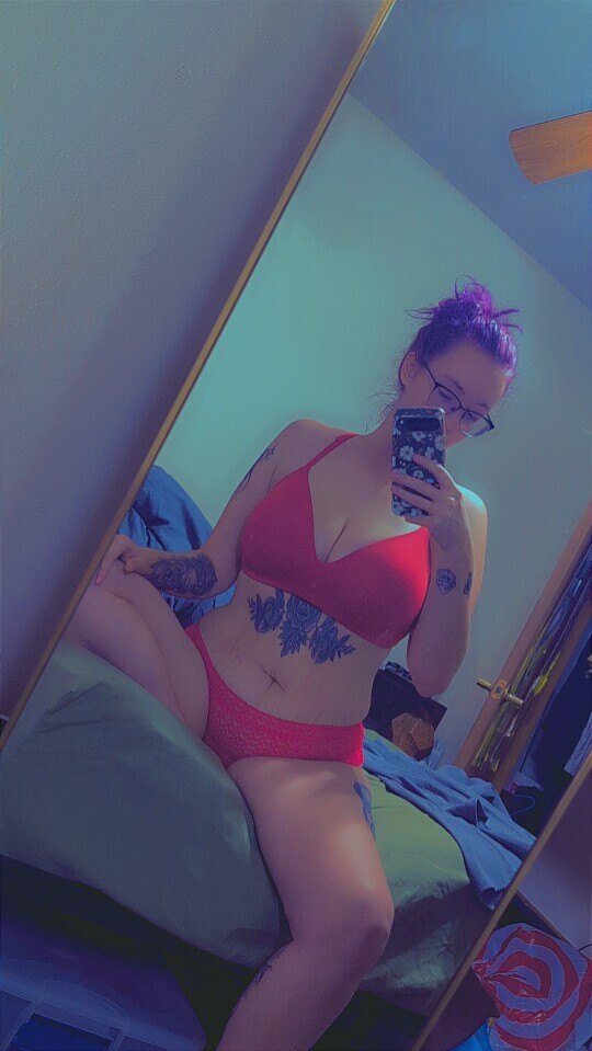 Quirky Goddess VIP Page- NO PPV OnlyFans