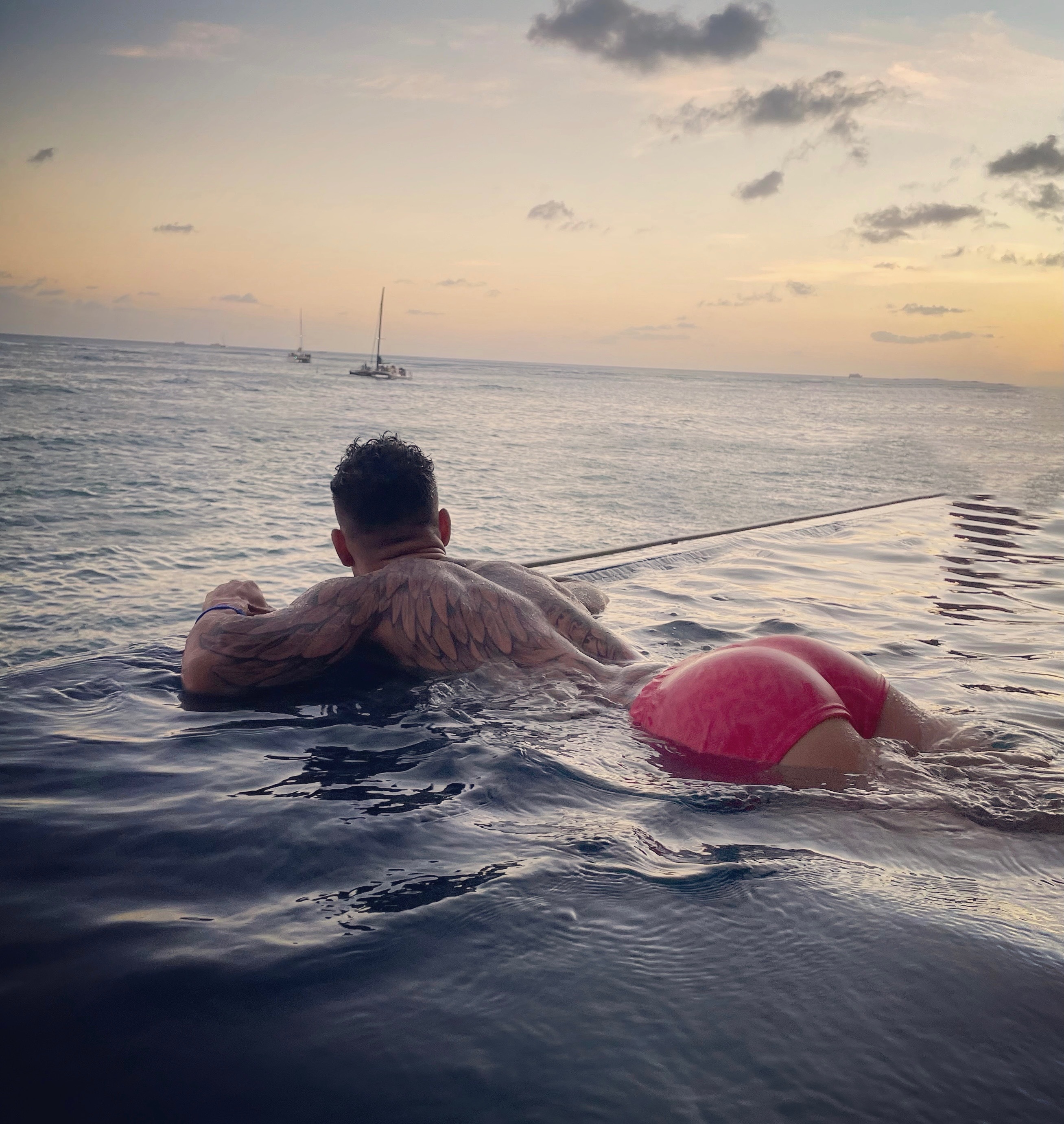 raphahung OnlyFans header