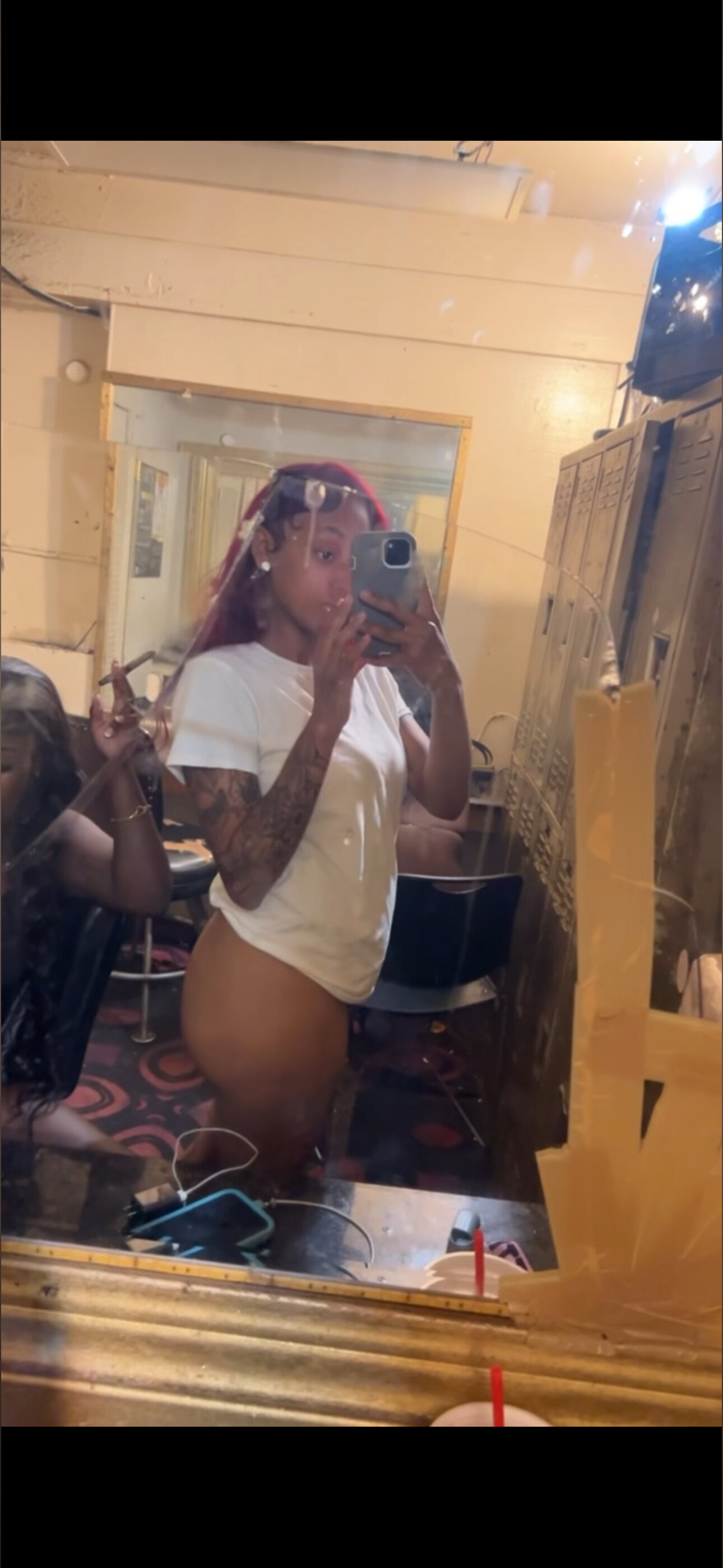 Mari OnlyFans header