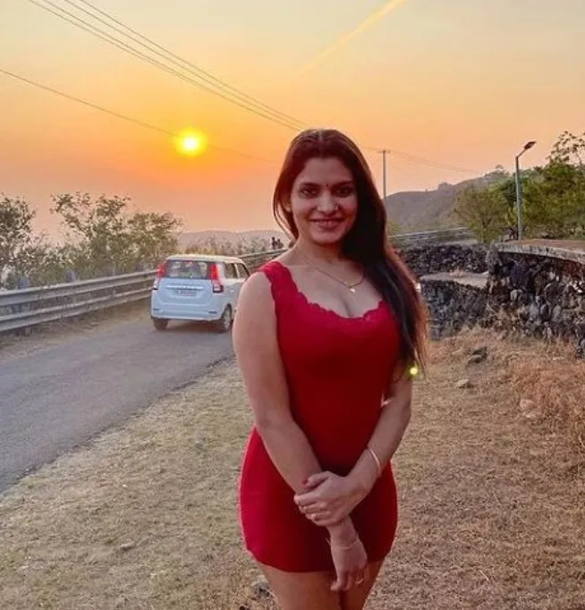 Resmi r Nair OnlyFans header