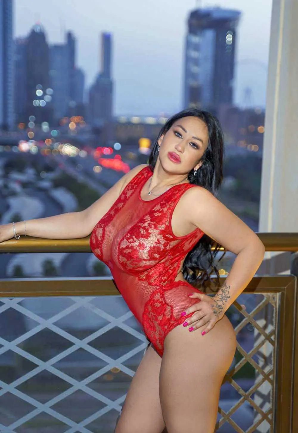 Sara OnlyFans header