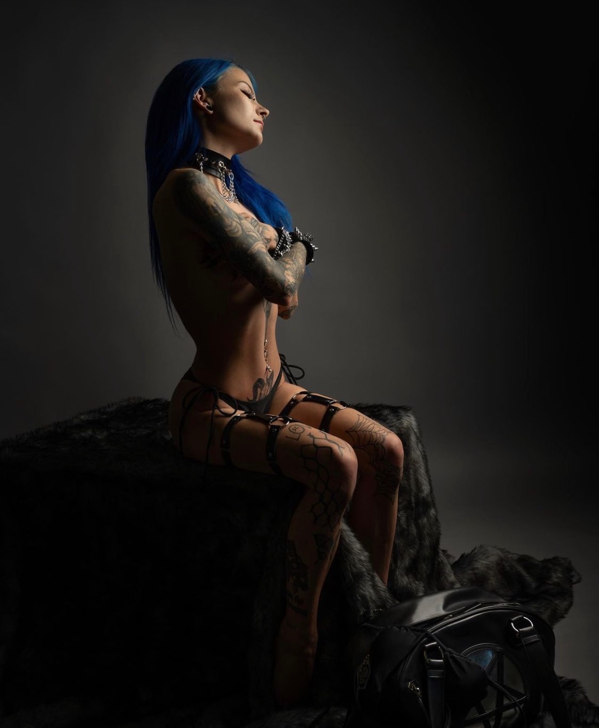 Justine OnlyFans header