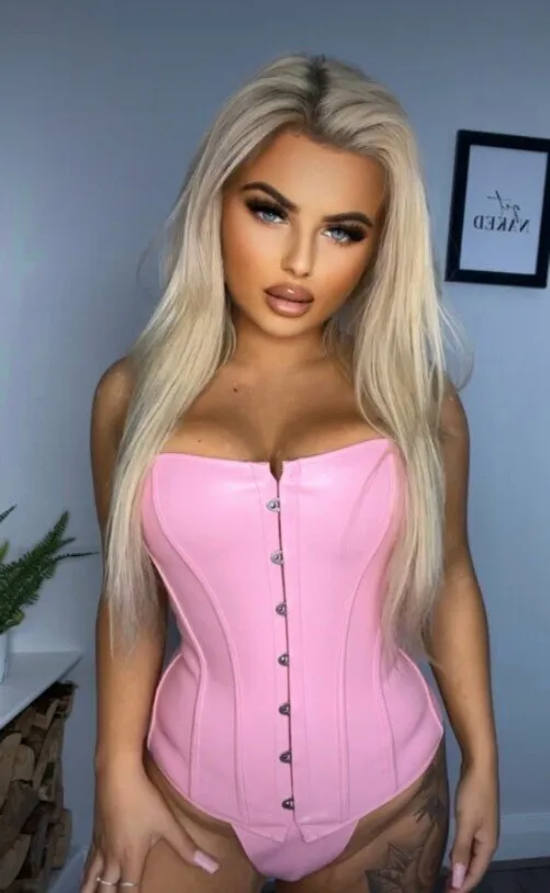 Scarlett Fox | Naughty Blonde