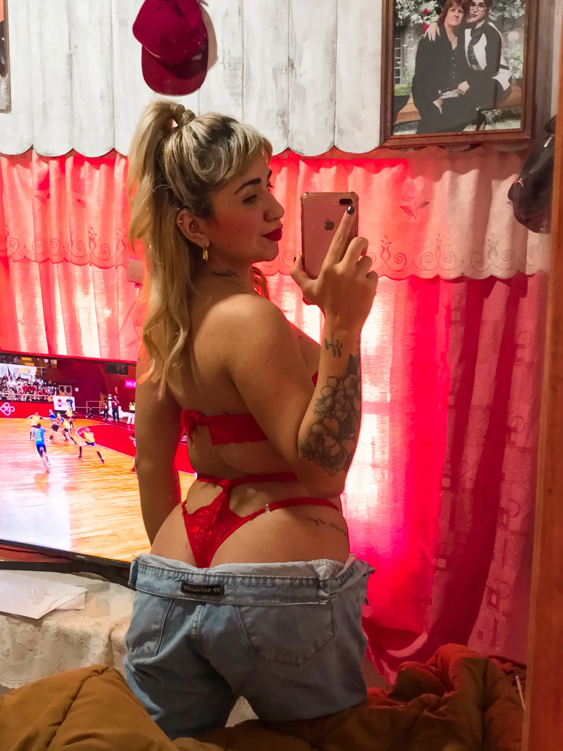 𝓢 𝓱 𝓮 𝓲 𝓵 𝓪  👸🏼 OnlyFans header