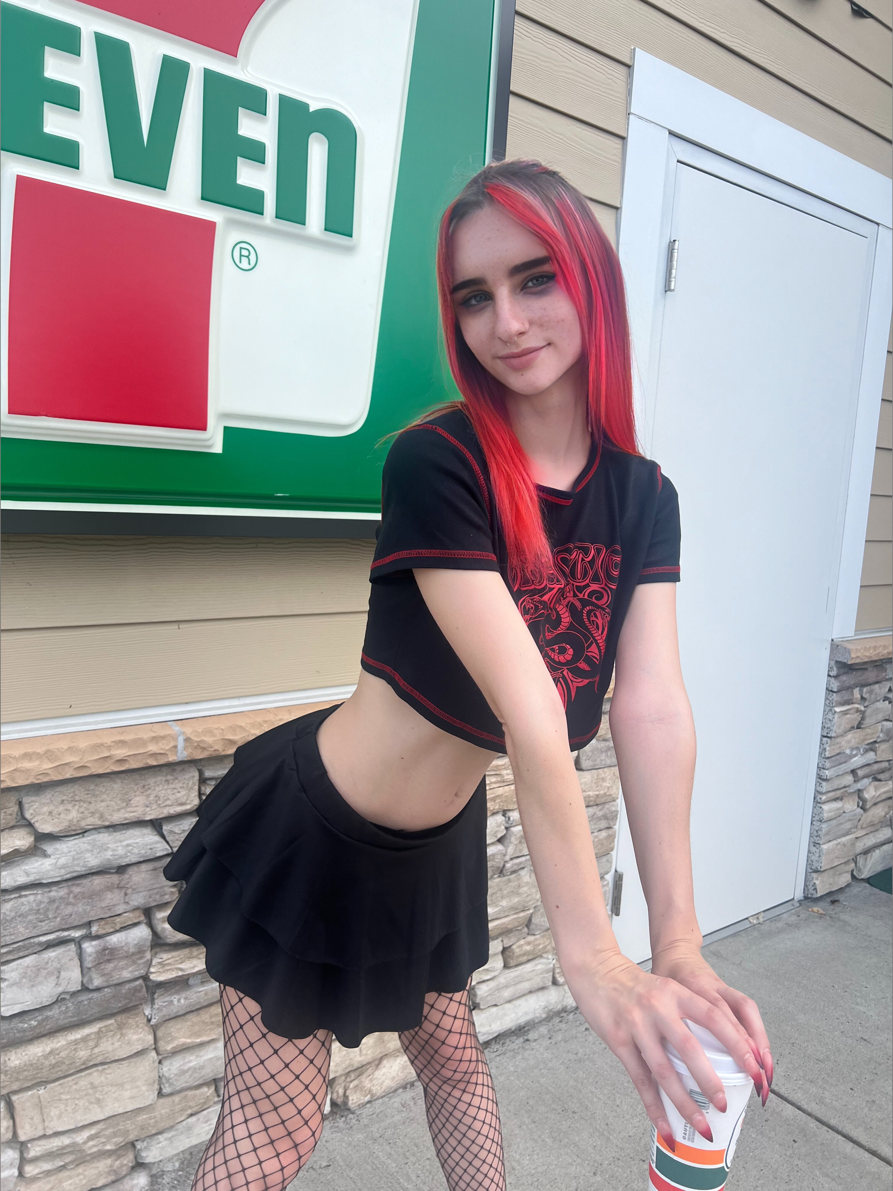 🛹 Lizzie | 9 inches..! OnlyFans