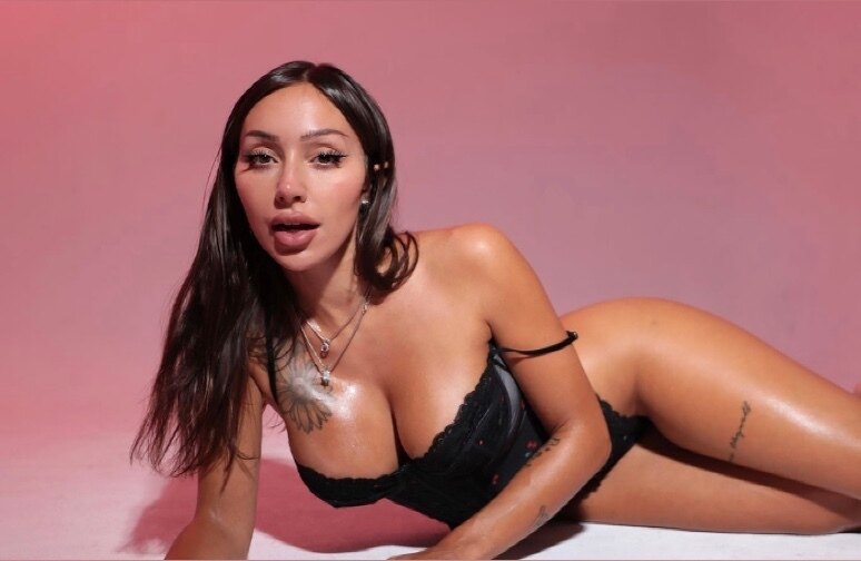 sisi rose OnlyFans header