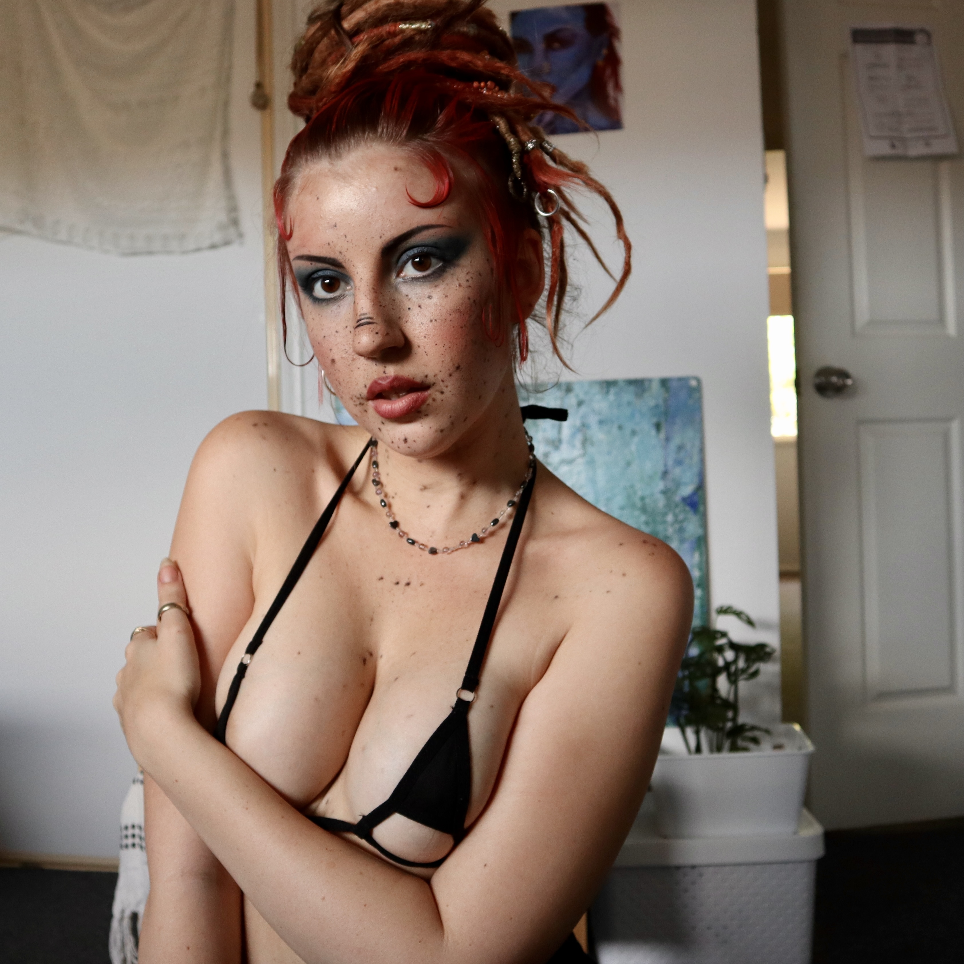 Sapphire Salt (Paid: @Solar.Snatch) OnlyFans