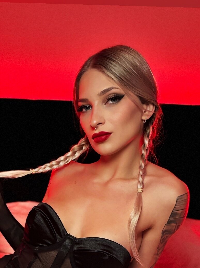 Spicy-Sophia🌶️ OnlyFans