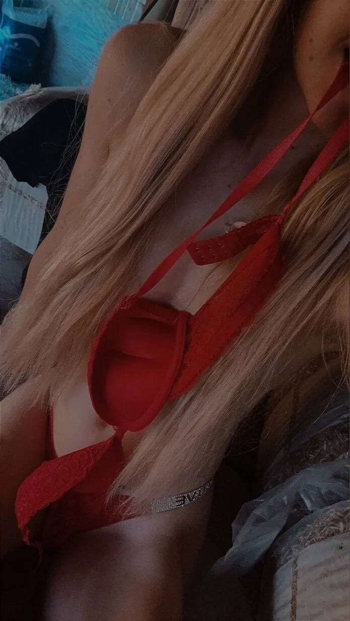 That Blonde Farmer OnlyFans header