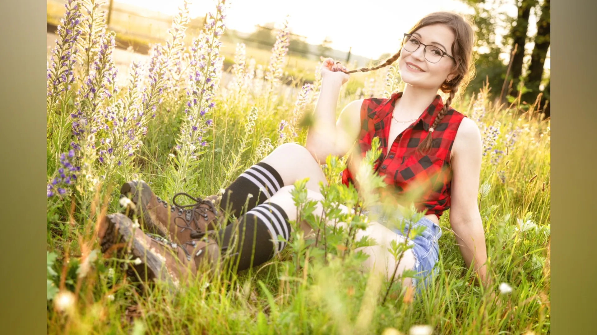 TinyEmily OnlyFans header