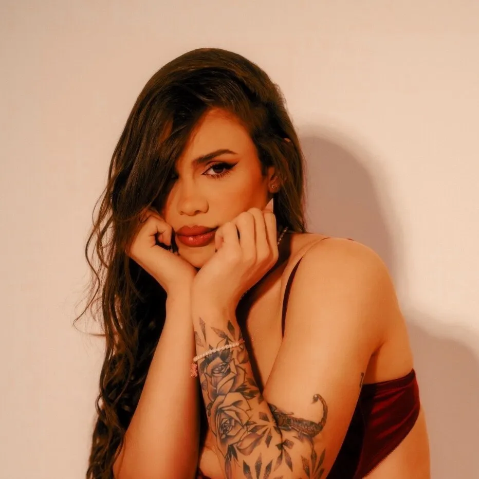 Larissa OnlyFans header