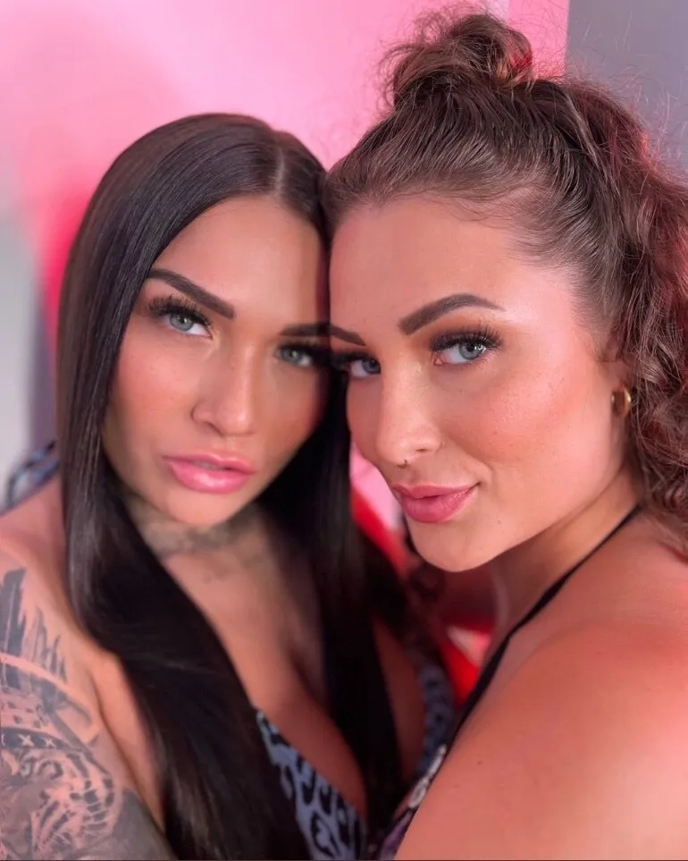 Angel &amp; Kate👯‍♀️