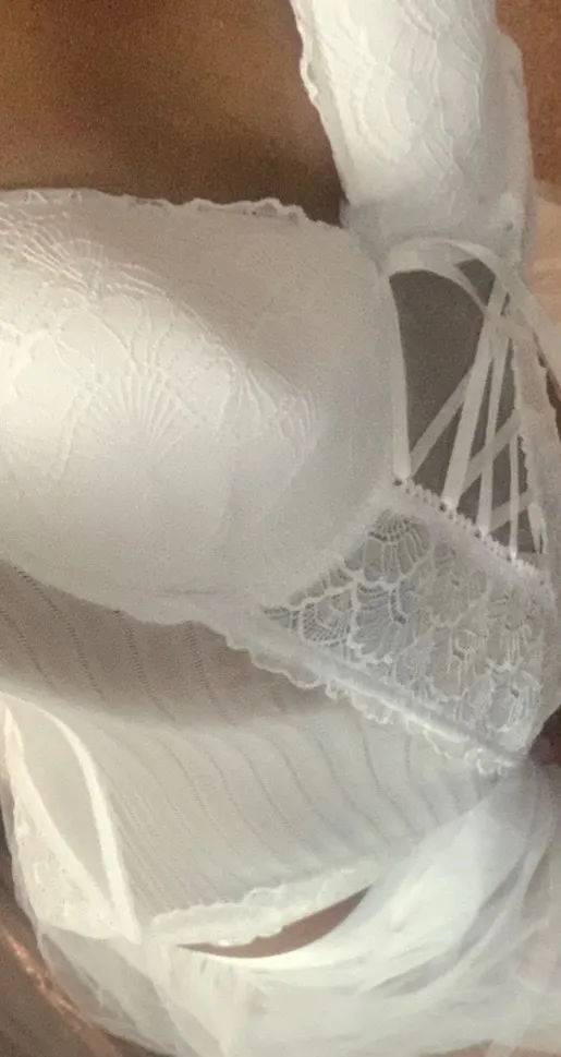 Julie Fan Page OnlyFans header