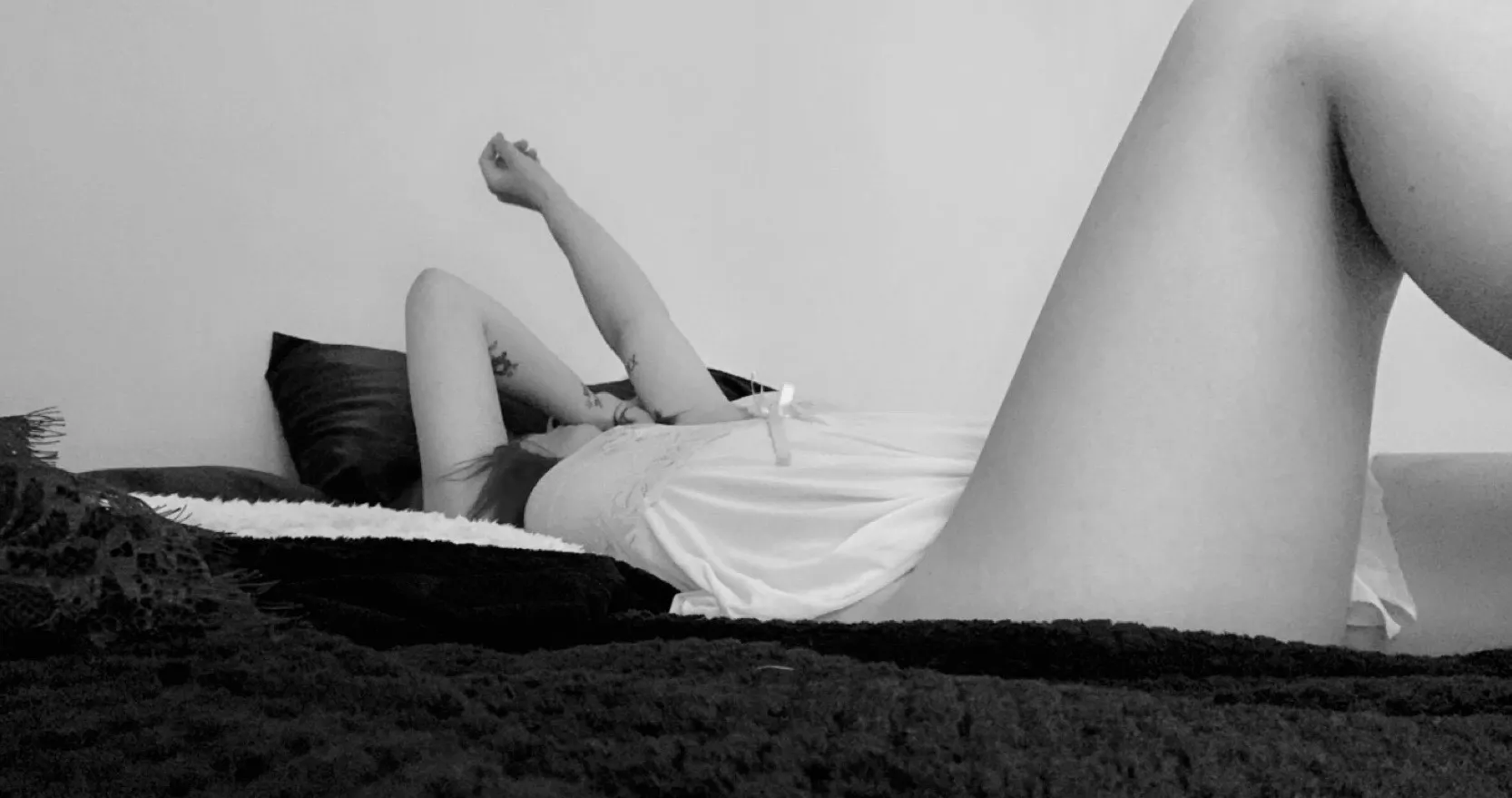 V-baby OnlyFans header