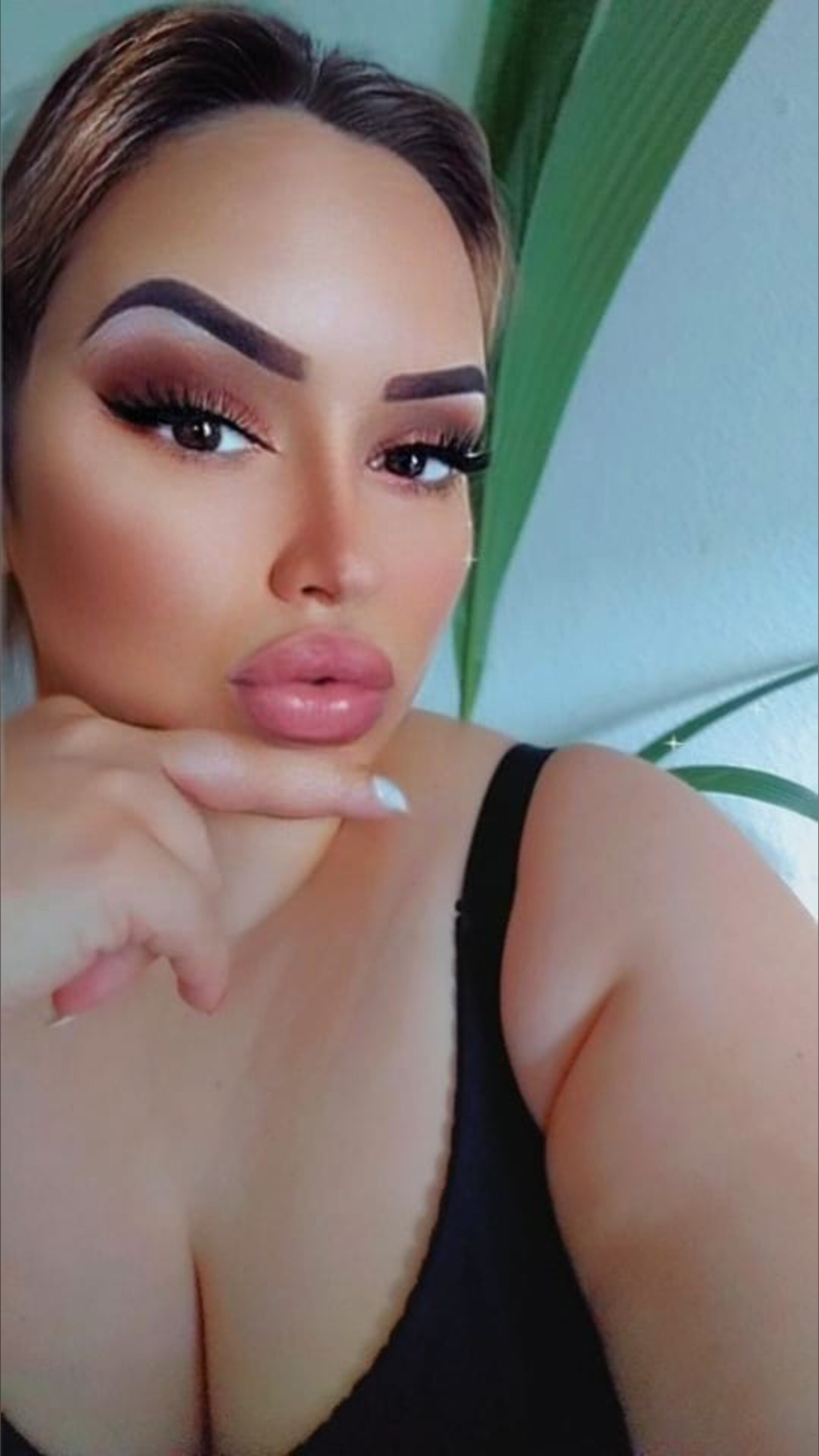 __.V.__ELLYX.__ OnlyFans header