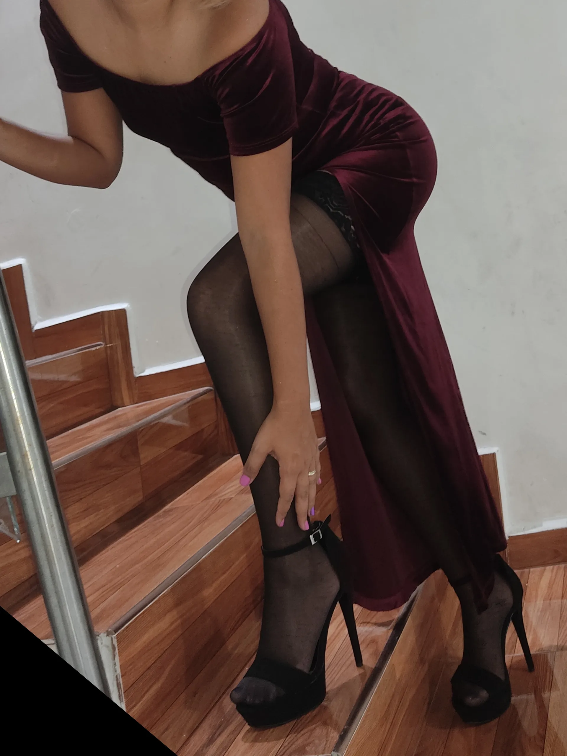 Vianney, Latin Hotwife! OnlyFans header