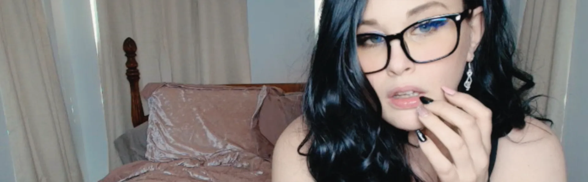 Vaela Vixen OnlyFans header