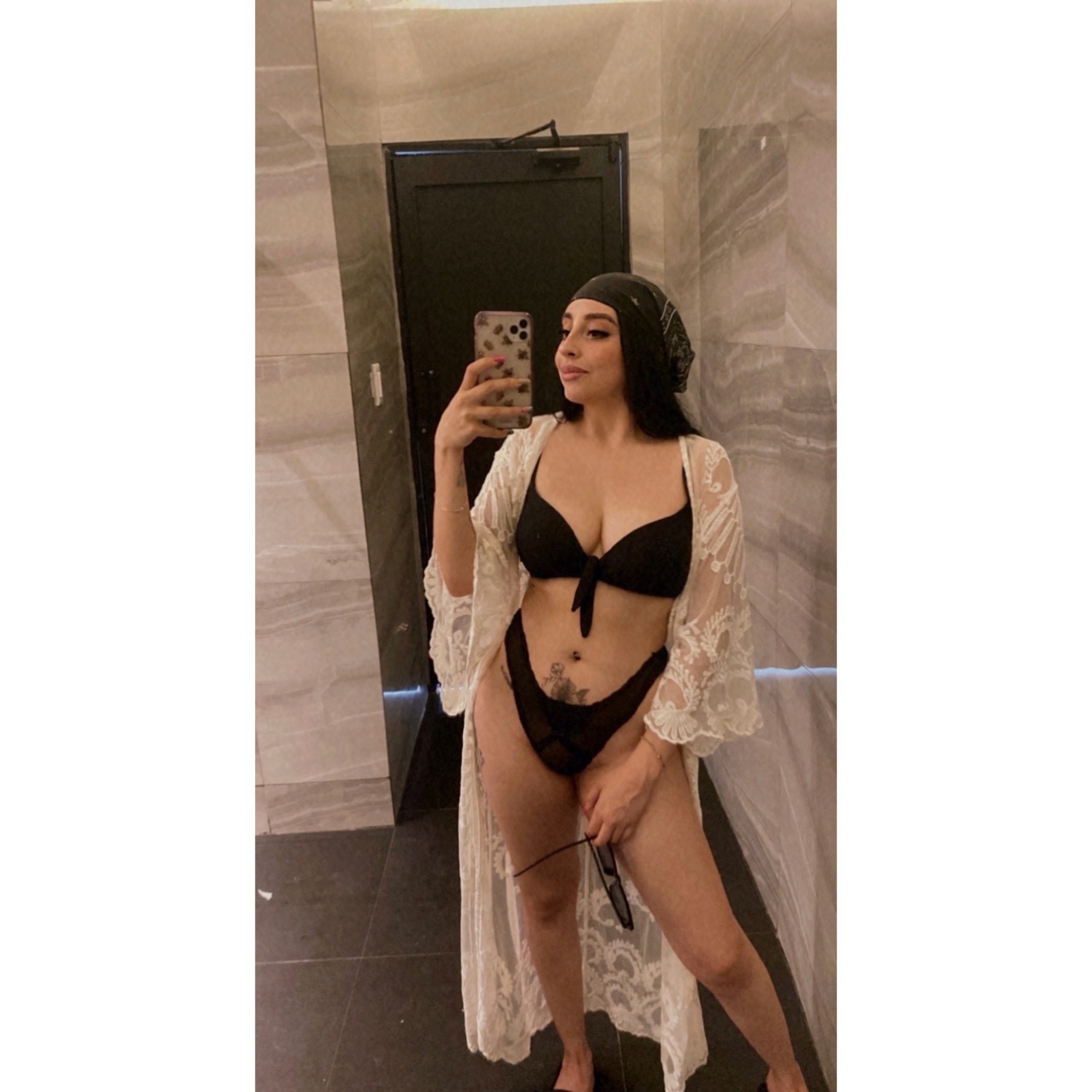 Vale Flores OnlyFans