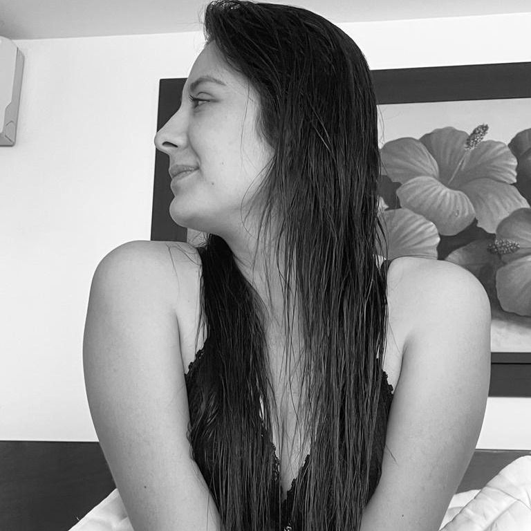 paula.valencia OnlyFans