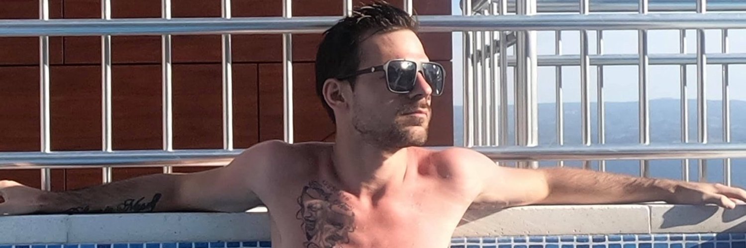 valender OnlyFans header