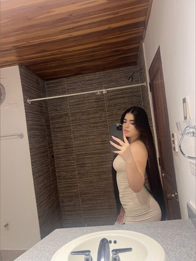 Valentina OnlyFans header