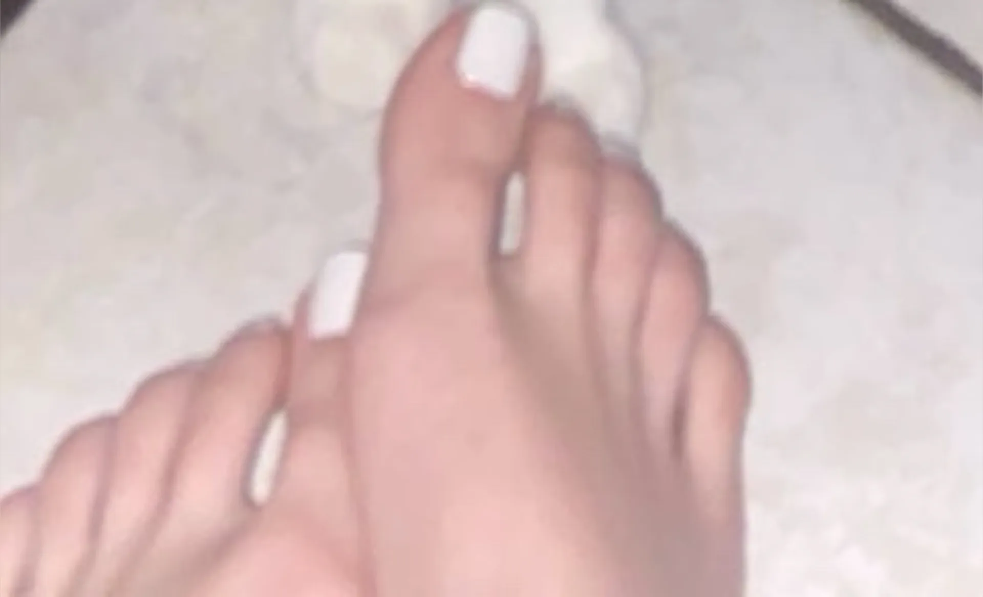 valentina white OnlyFans header