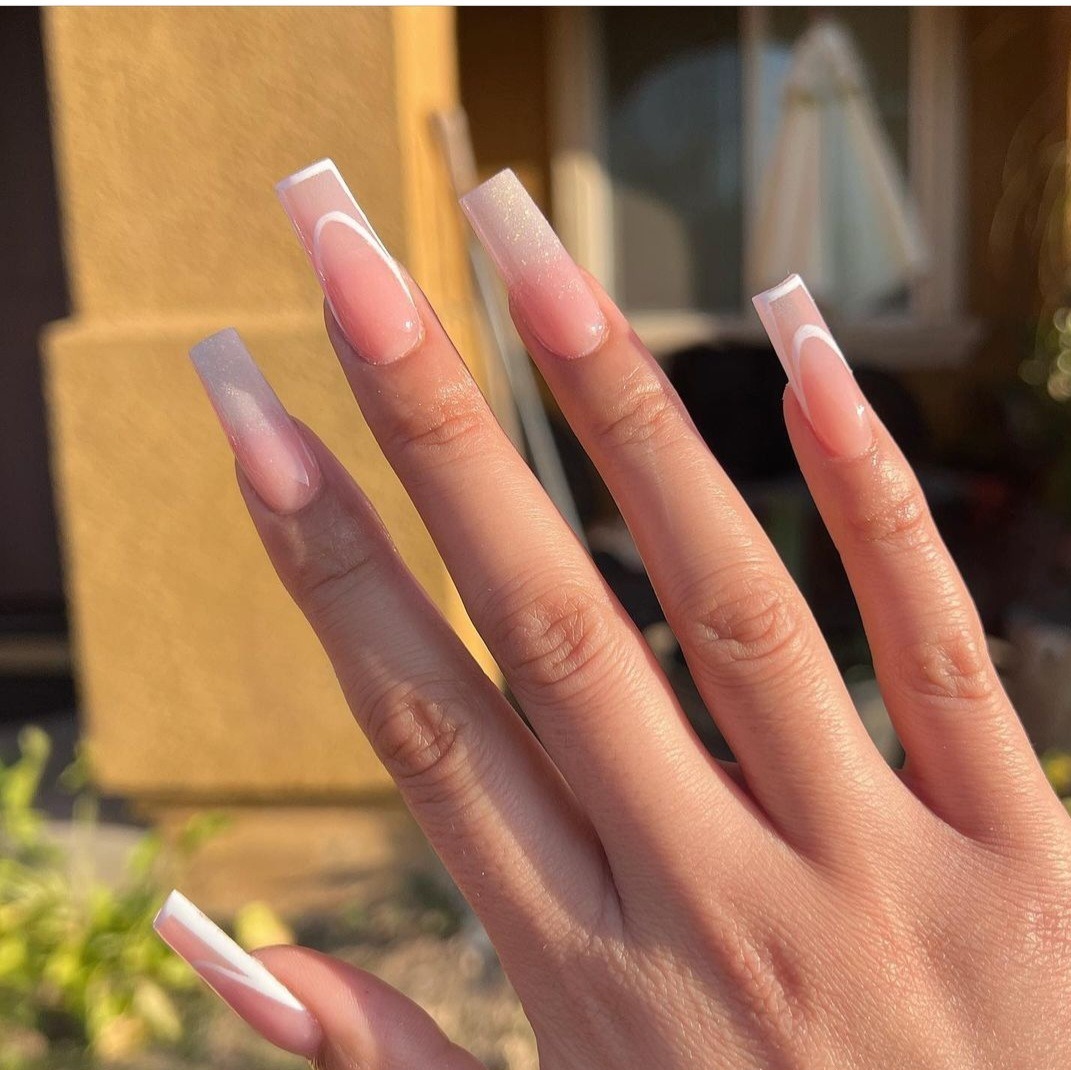 𝐕𝐚𝐥𝐞𝐫𝐢𝐞 🍇🍾 OnlyFans