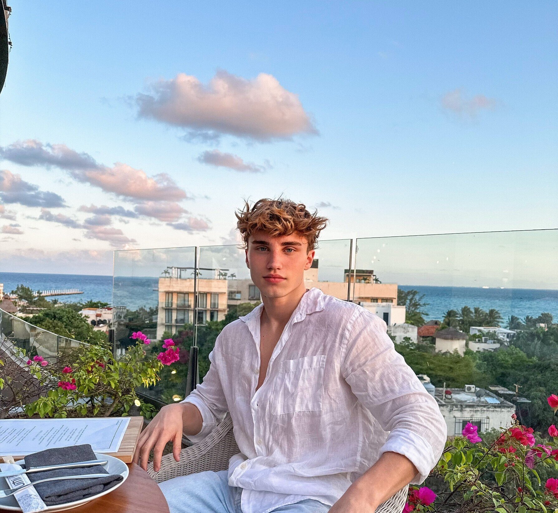 valentin 🔥 (0,1%) OnlyFans header