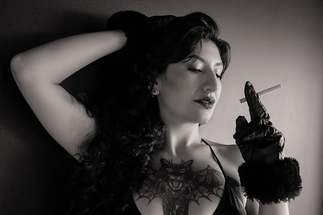 Vampirella OnlyFans header