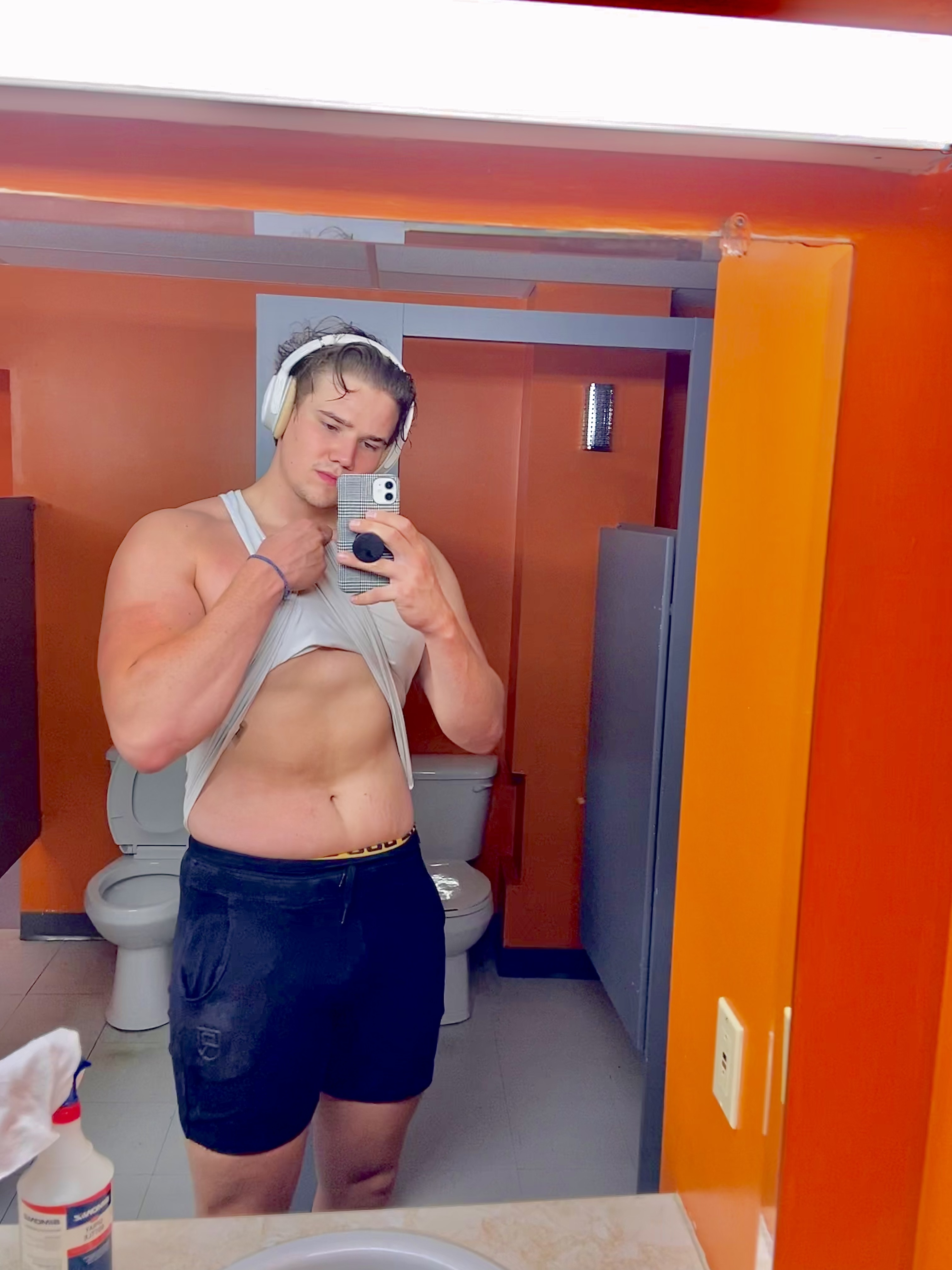 Van Bustin’ OnlyFans