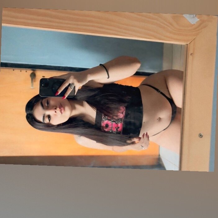 V A N E 🖤 OnlyFans header