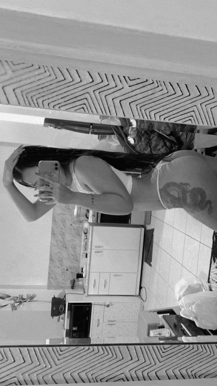 Vanhia OnlyFans header