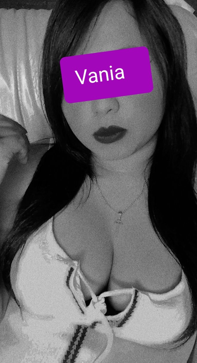 Vania🖤💜 OnlyFans header