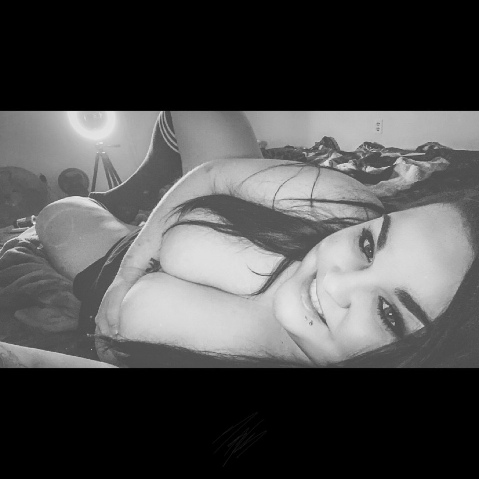 Moni🖤 OnlyFans header